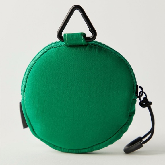 Free People Movement Essential Only Pouch NWT - Picture 2 of 6